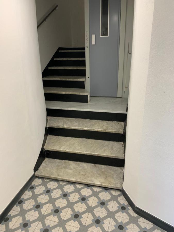 瓦拉泽Casa Erika Fronte Mare公寓 外观 照片